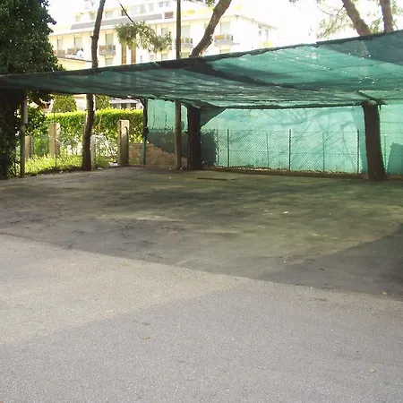 Britannia Hotel 2*