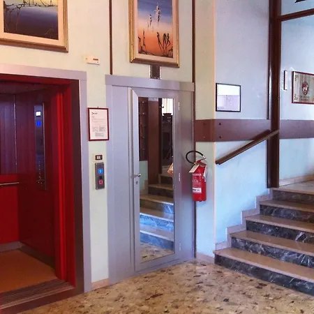 Britannia Hotel 2*